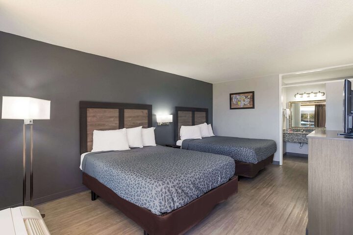2 Double Beds (4 of 13)