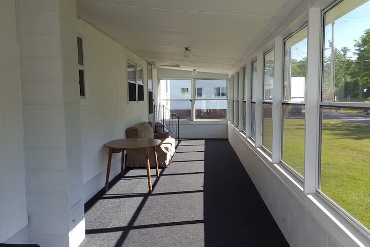 Room 3 of 68