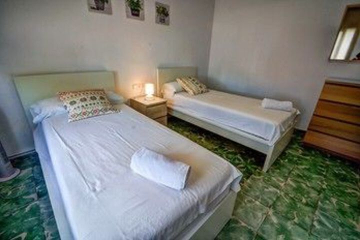 Room 9 of 26