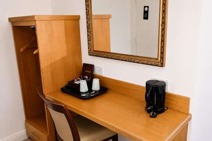 Room 12 of 20