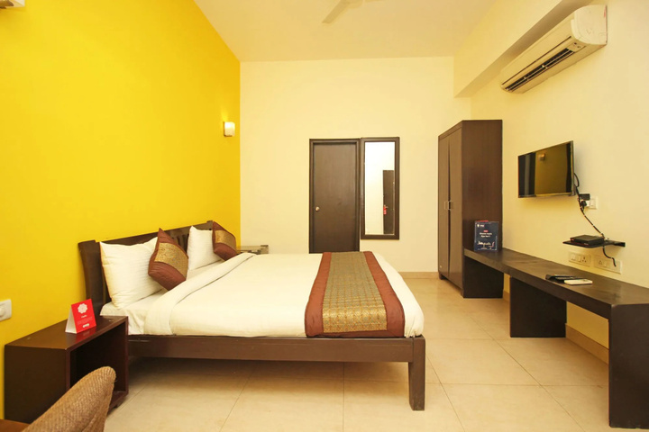 Room 3 of 12