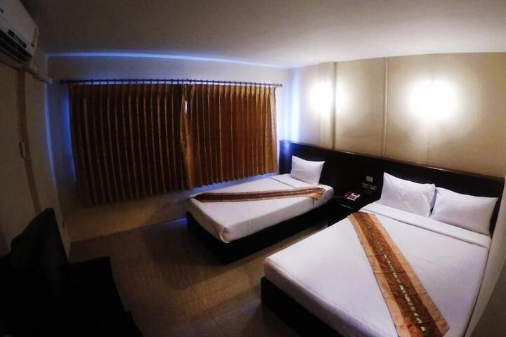 Room 10 of 23