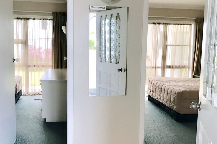Room 10 of 36