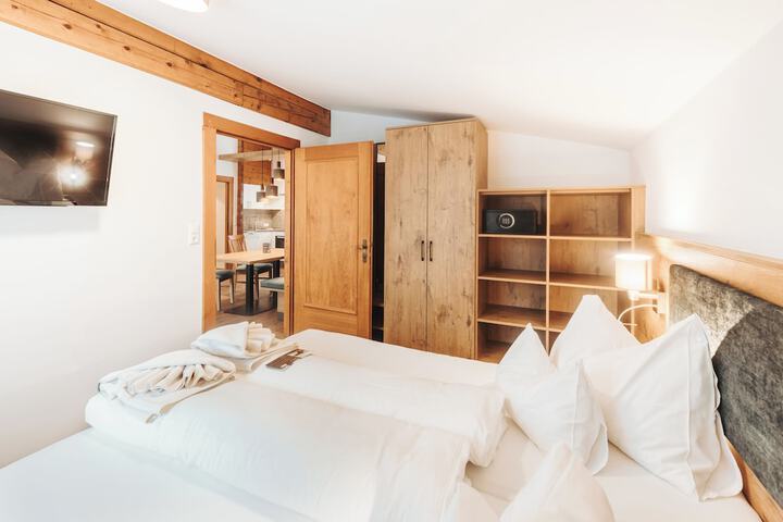 Room 10 of 64