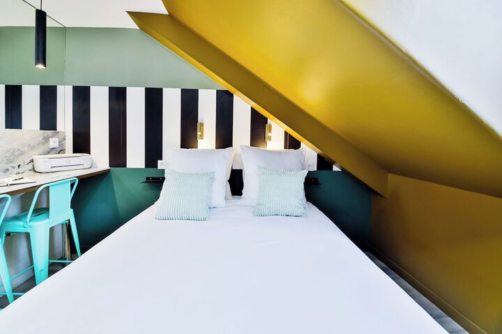 Room 34 of 270