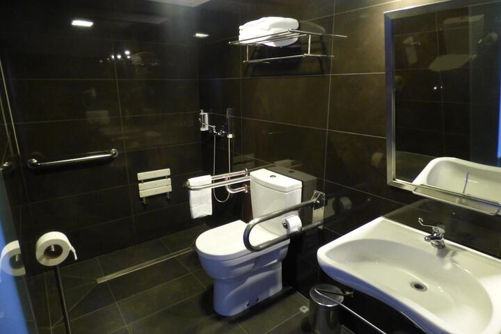 Room 30 of 49