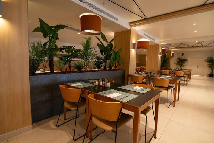 Dining 184 of 313