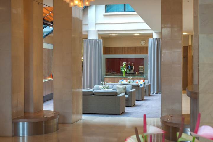 Hotel Interior 4 of 40