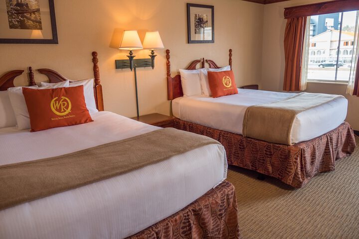 1 Queen Bed (16 of 22)