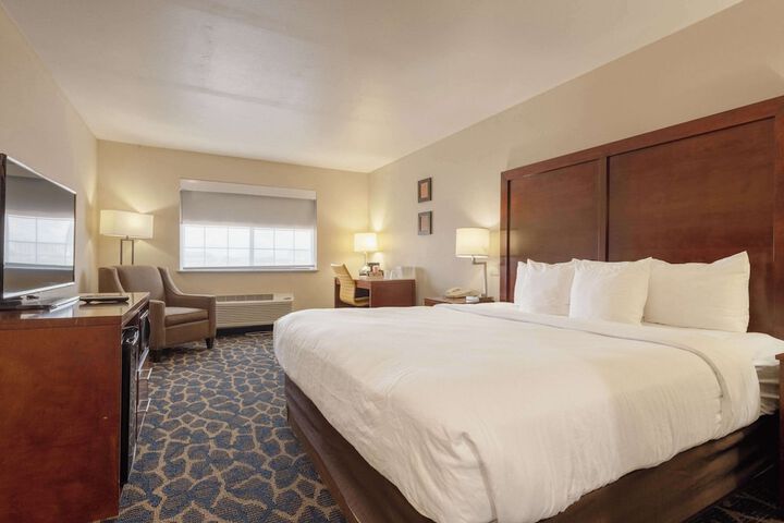 Room 28 of 132