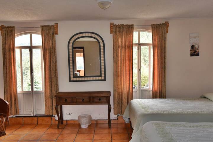 Room 5 of 11
