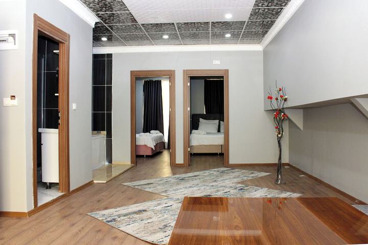 Room 22 of 108
