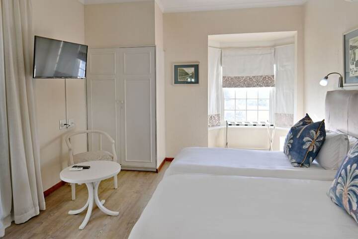 Room 41 of 199