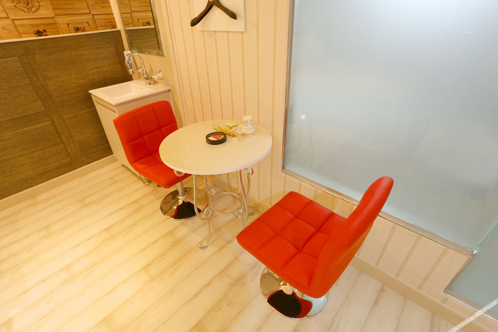 Room 47 of 61