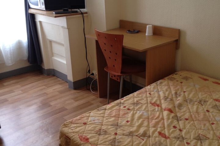Room 4 of 44