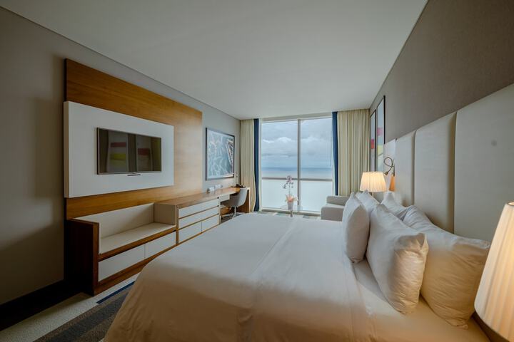 Room 28 of 95
