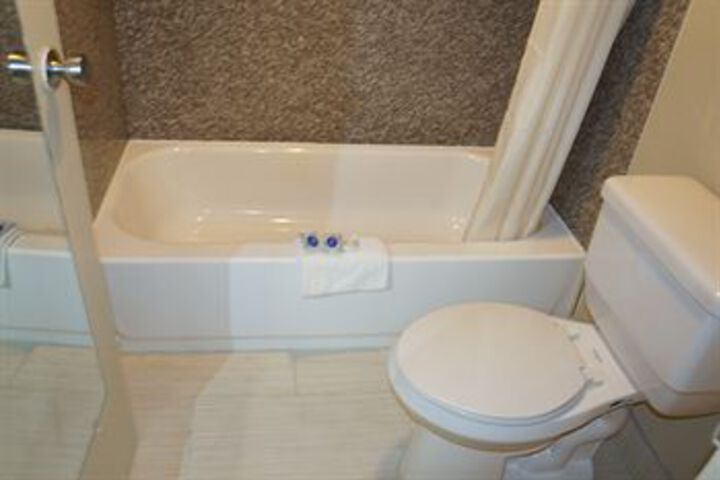 Room 4 of 39