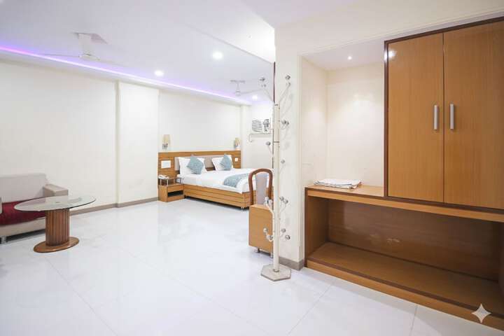 Room 10 of 22