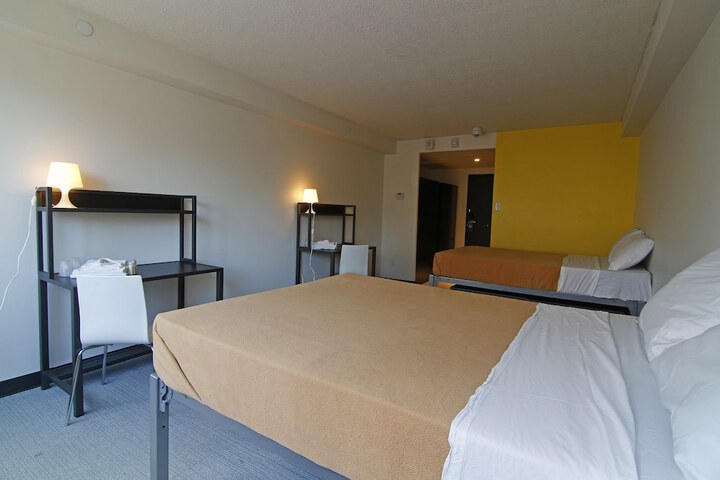 Room 13 of 31