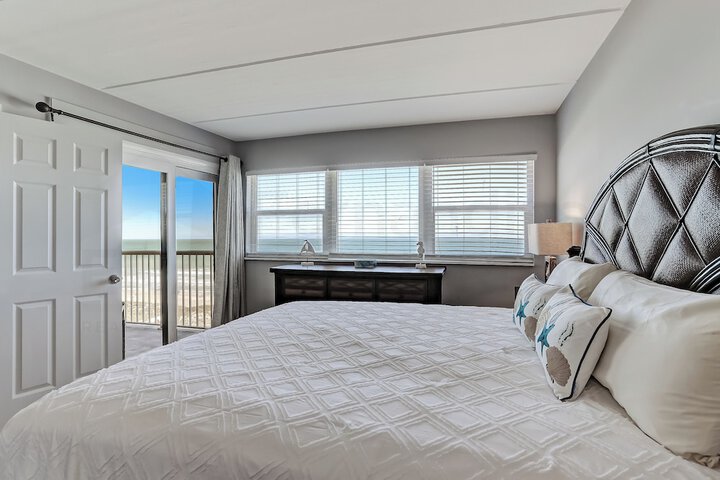 Room 28 of 182