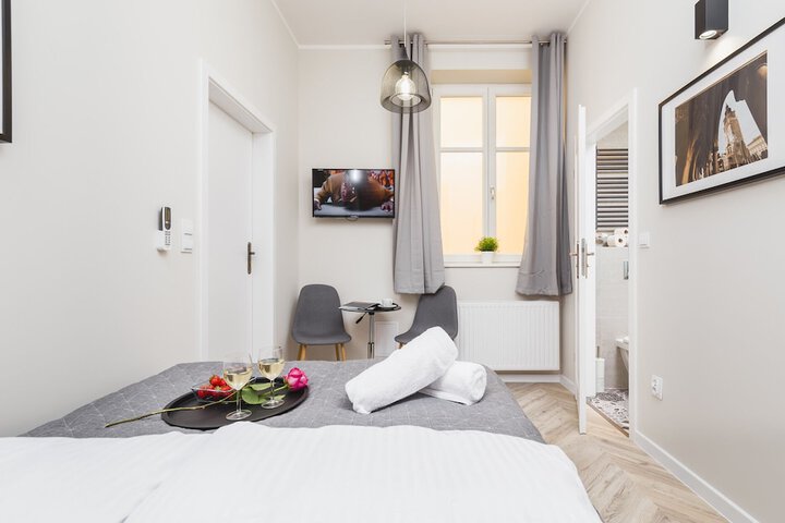 Room 5 of 28