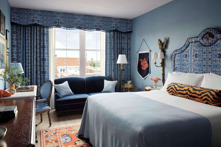 Room 14 of 65