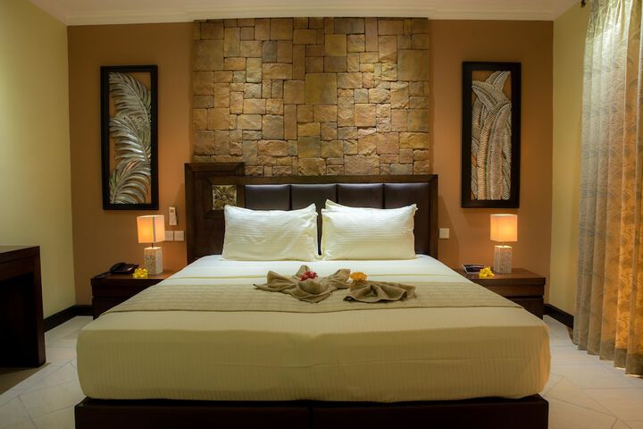 Room 3 of 33