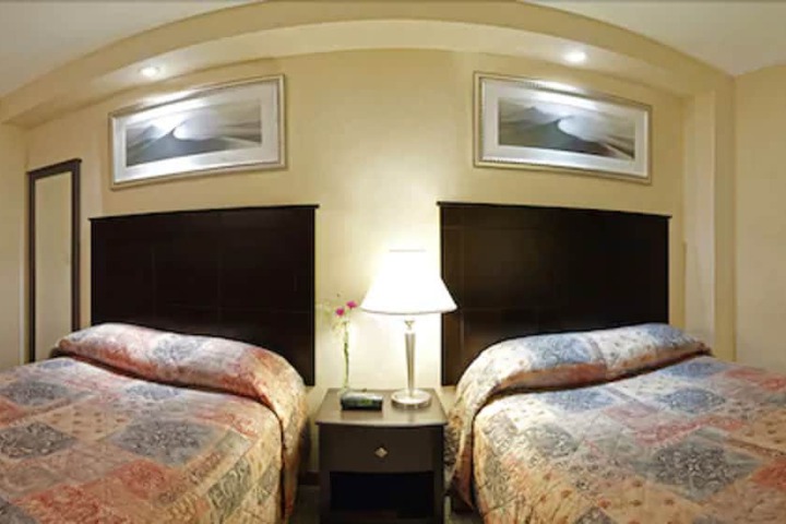 Room 9 of 40