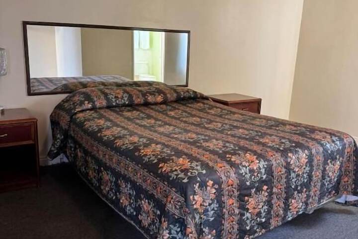 Room 5 of 10