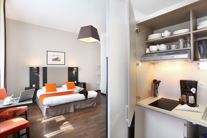 Private kitchenette