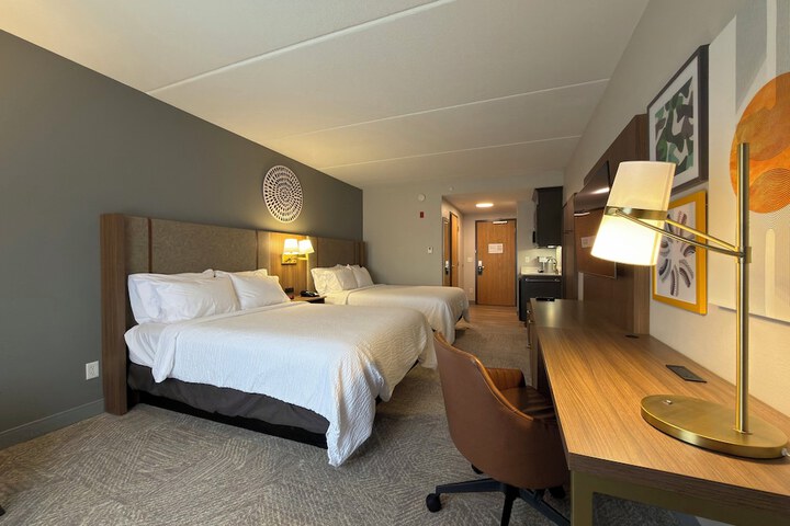 Room 13 of 48