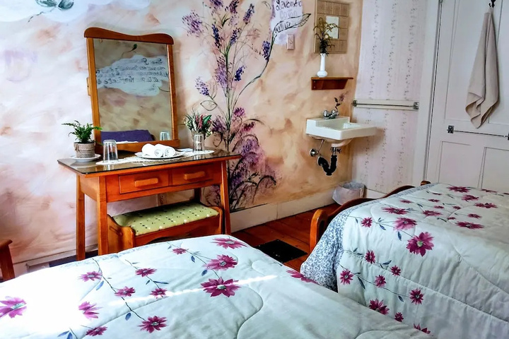 Room 3 of 12