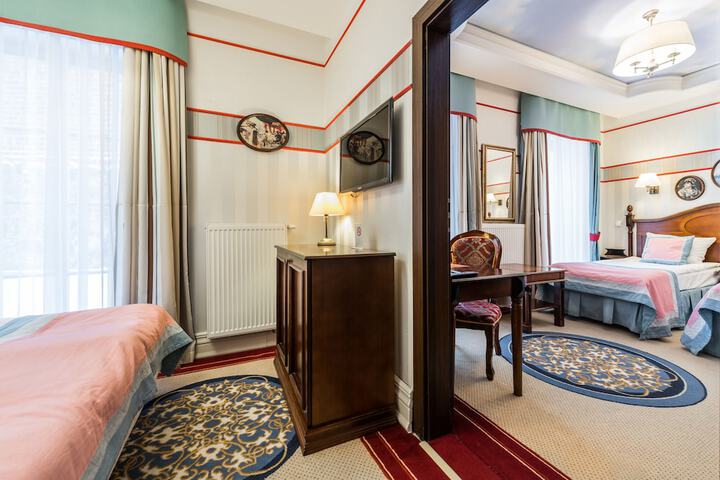 Room 22 of 72