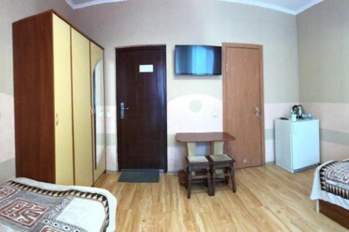 Room 17 of 60