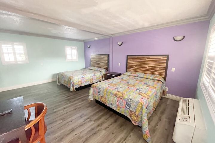 2 Queen Beds (18 of 26)