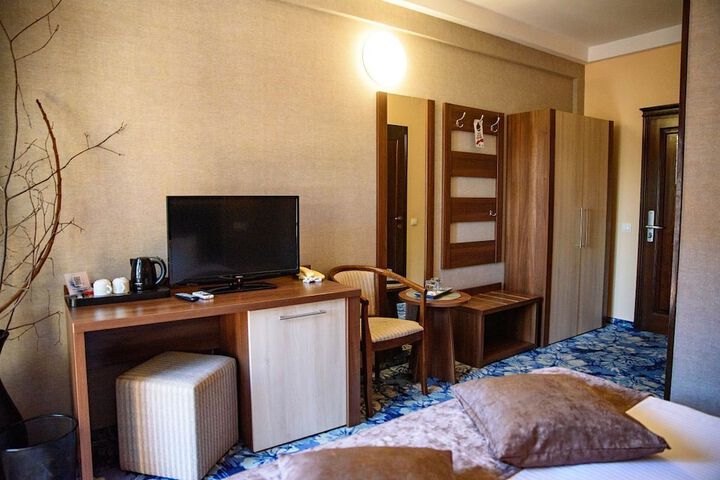 Room 34 of 98
