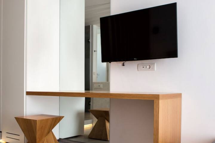 Room 43 of 340