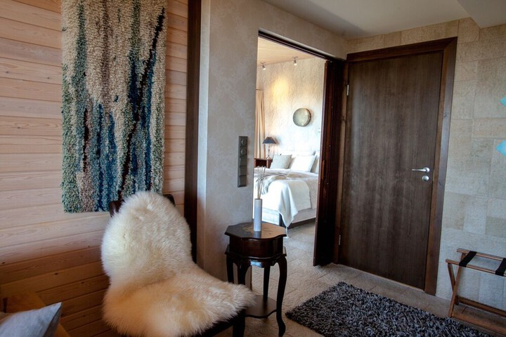 Room 6 of 39