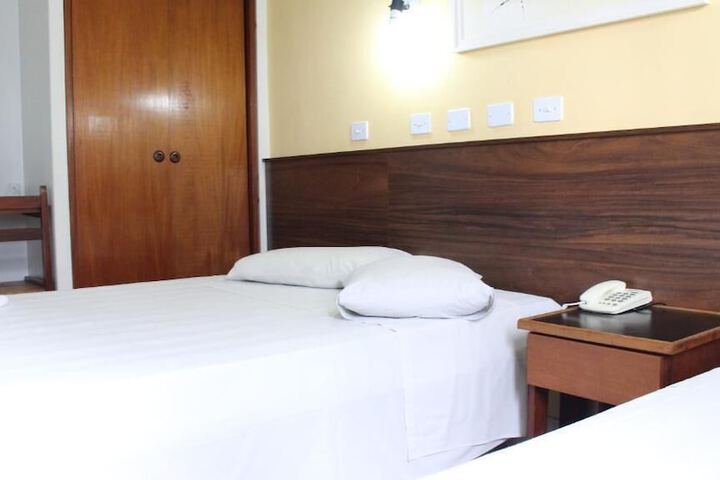 Room 4 of 28