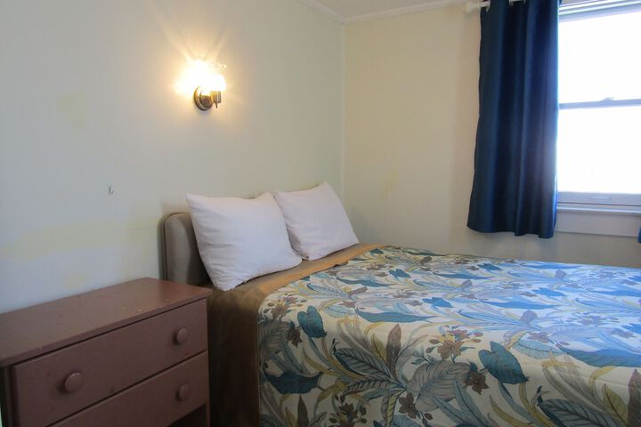 Room 9 of 219