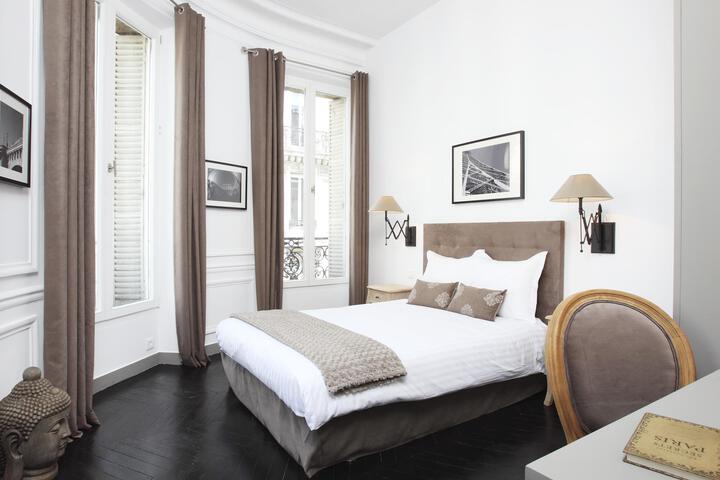 Room 1 of 6
