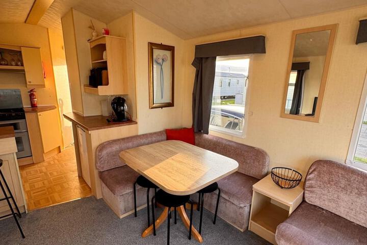 Room 8 of 14