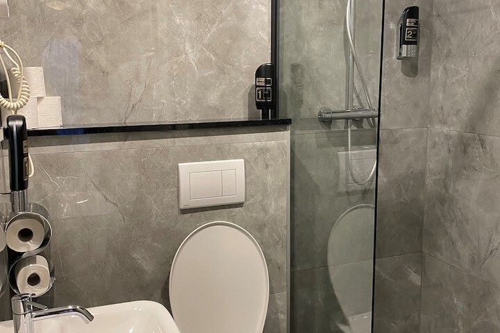Room 47 of 58