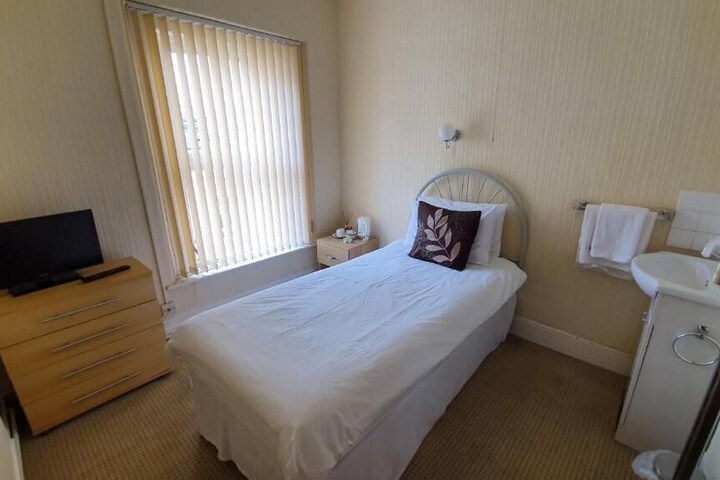Room 18 of 40