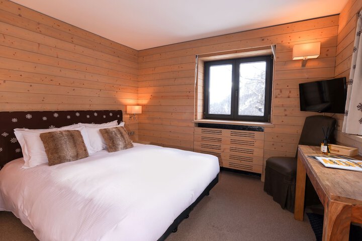 Room 16 of 34