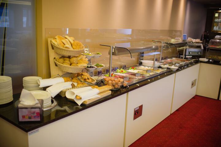 Breakfast/Coffee Service 110 of 146