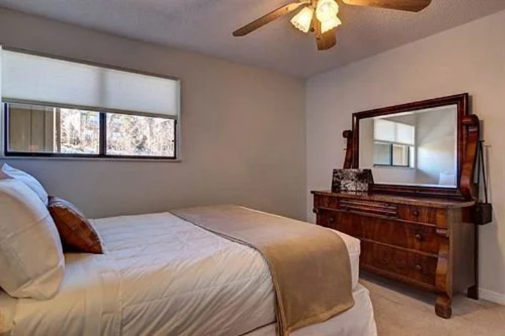 Room 2 of 12