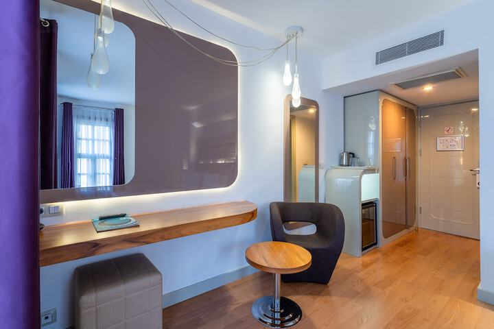Room 25 of 113