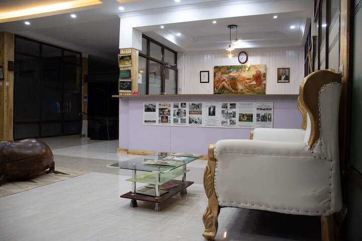 Hotel Interior 9 of 115