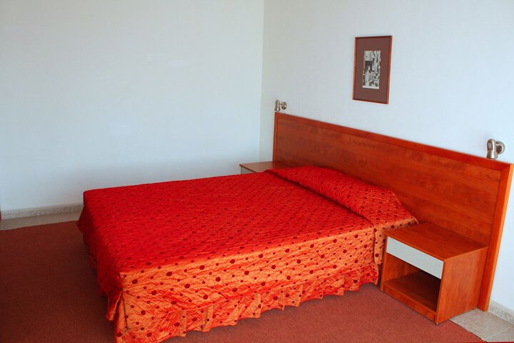 Room 5 of 52